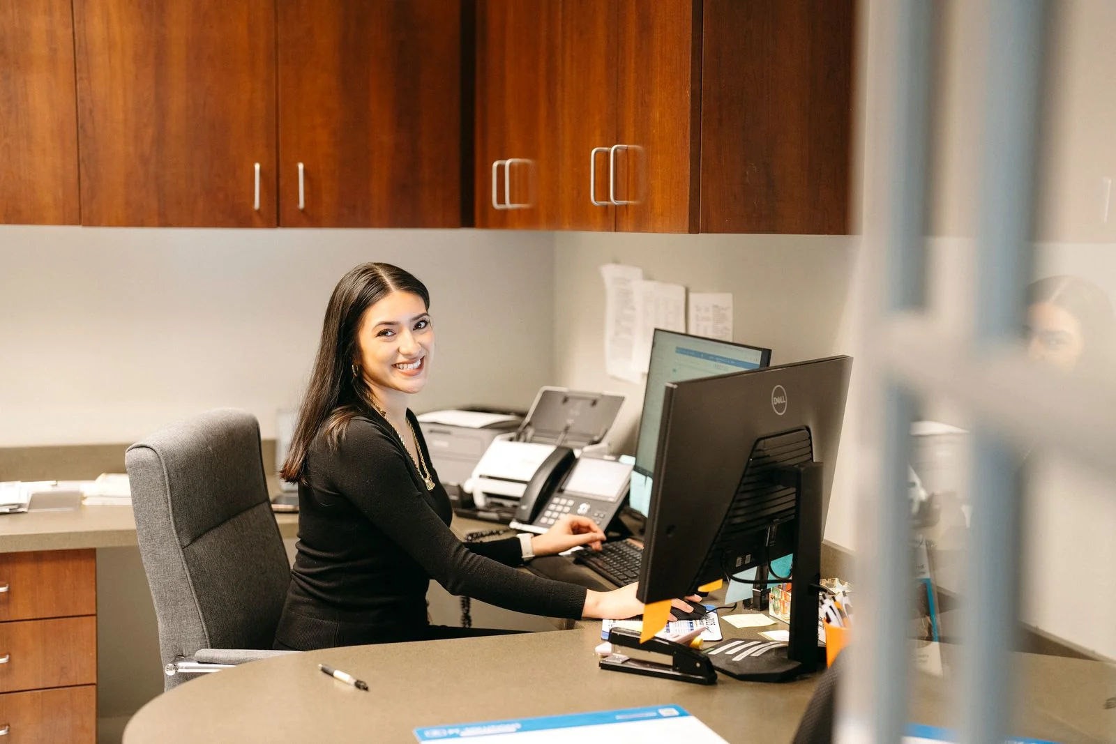 compture-desk-with-ledy